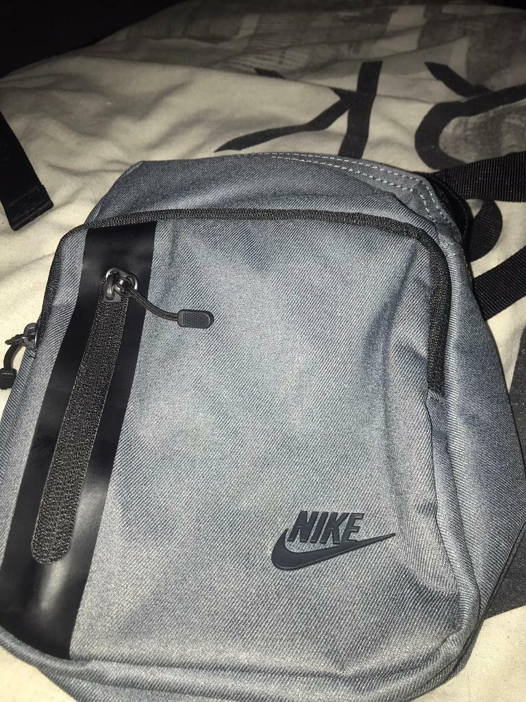 nike stash bag